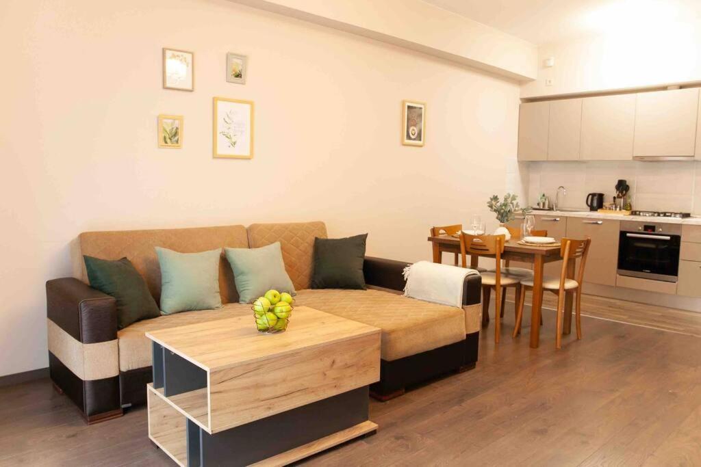 Gg Home - Cozy 1 Bedroom Apartment On Kazbegi Avenue 15 Tbilisi Exteriör bild