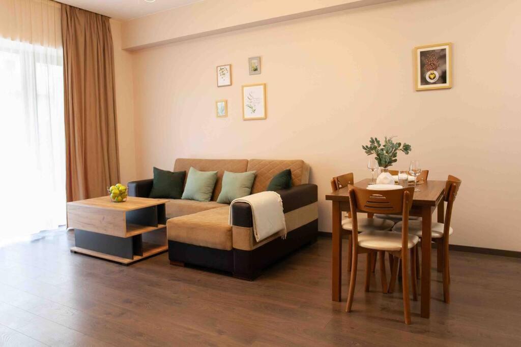Gg Home - Cozy 1 Bedroom Apartment On Kazbegi Avenue 15 Tbilisi Exteriör bild